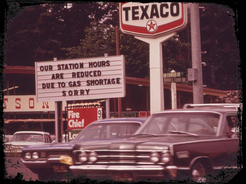 cars waiting in line during 1970s oil embargo gas shortage energy crisis